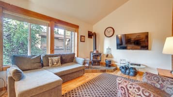 Apartment (2 Bedrooms) | Front of property