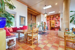 Huvila (Multiple Bedrooms) | Sisätilat