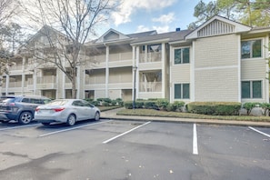 Apartment (3 Bedrooms) | Interior - Golf Course Home w/ Balcony in North Myrtle Beach! (North Myrtle Beach)