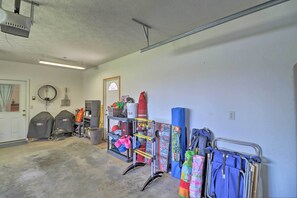 House (5 Bedrooms) | Interior