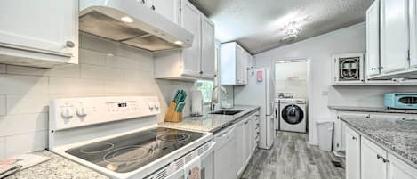 ハウス (3 Bedrooms) | 専用キッチン | 電子レンジ、オーブン、コンロ、食器洗い機