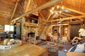 Casa (2 Bedrooms) | Interior