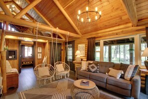 Casa (2 Bedrooms) | Interior