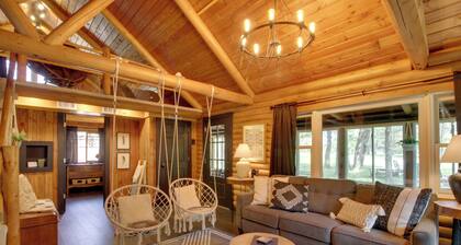 1 Mi to Beach & Lake: Breezy Point Cabin w/ Yard!