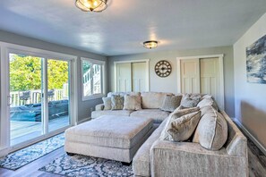 House (4 Bedrooms) | Interior - Lakeside Lacey Gem w/ Fire Pit + Private Dock (Lacey)