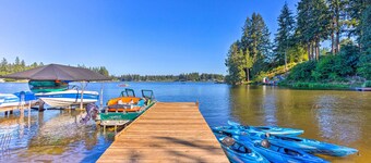 Lakeside Lacey Gem w/ Fire Pit + Private Dock