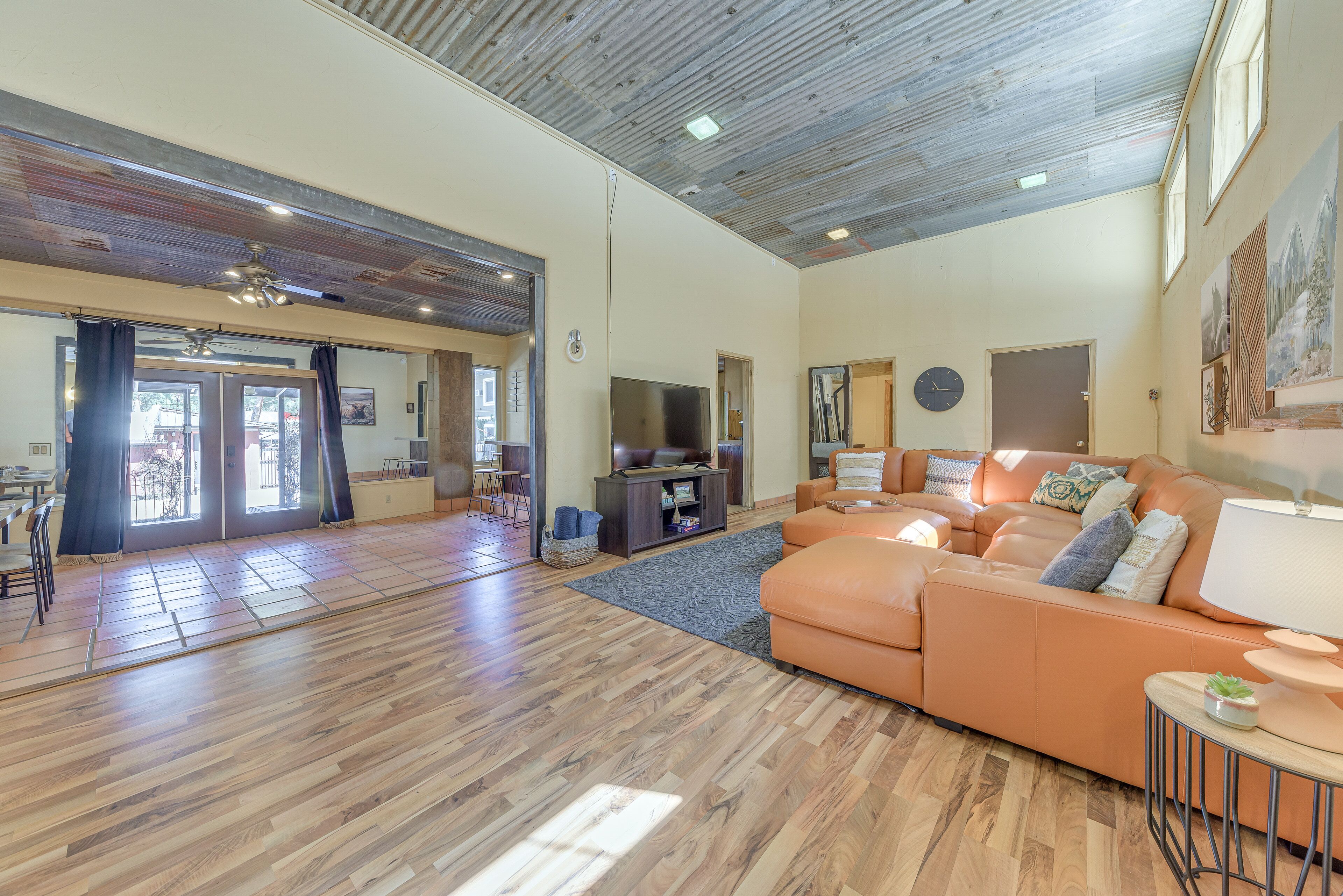 Grand Ruidoso Home w/ Private Hot Tub & Casita!