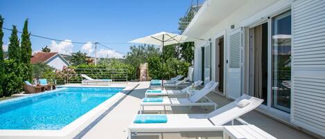 Villa, Smoking | 4 bedrooms, soundproofing
