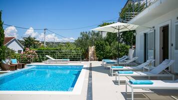 Villa | 4 bedrooms, soundproofing