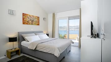 Villa, Smoking | 4 bedrooms, soundproofing