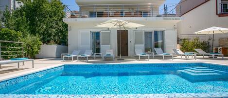 Villa, Raucher | 4 Schlafzimmer, schallisolierte Zimmer