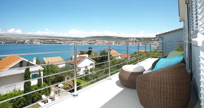 Stunning Villa Avalon for 9 Pool 2 Mins to Beach