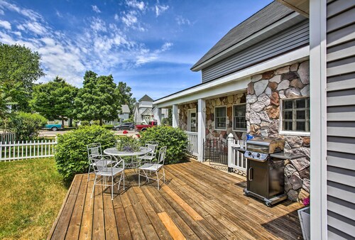Elegant Stone Cottage: Steps to Crystal Lake Beach