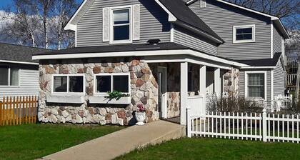 Elegant Stone Cottage: Steps to Crystal Lake Beach