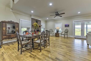 House (4 Bedrooms) | Interior