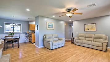 House (2 Bedrooms) | Interior