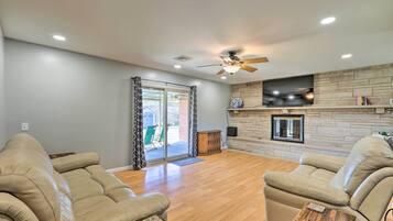 House (2 Bedrooms) | Interior