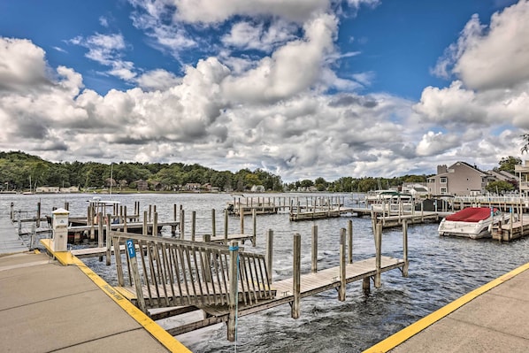 House (4 Bedrooms) | Interior - Charming Pentwater Home w/ Fire Pit & Yard! (Pentwater)