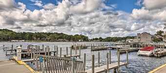 Charming Pentwater Home w/ Fire Pit & Yard!