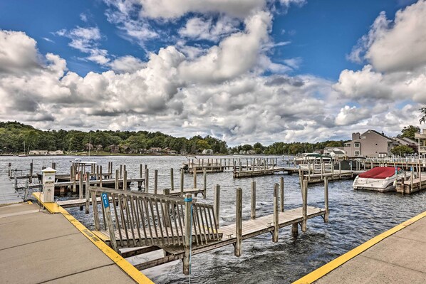 House (4 Bedrooms) | Interior - Charming Pentwater Home w/ Fire Pit & Yard! (Pentwater)