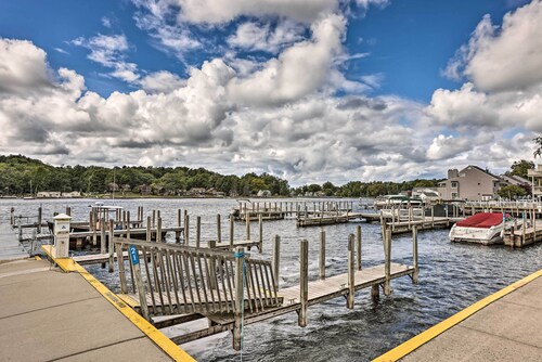 Charming Pentwater Home w/ Fire Pit & Yard!
