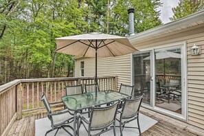 House (4 Bedrooms) | Interior - Charming Pentwater Home w/ Fire Pit & Yard! (Pentwater)