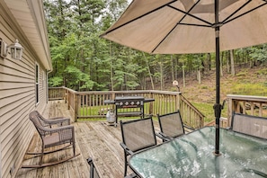 House (4 Bedrooms) | Interior - Charming Pentwater Home w/ Fire Pit & Yard! (Pentwater)