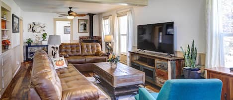 House (4 Bedrooms) | Interior