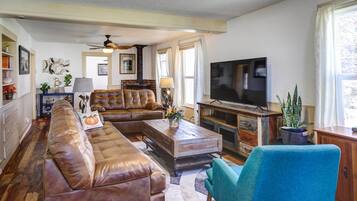 House (4 Bedrooms) | Interior