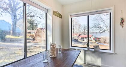 Shared Hot Tub & Dock: Lakefront Grove Getaway!