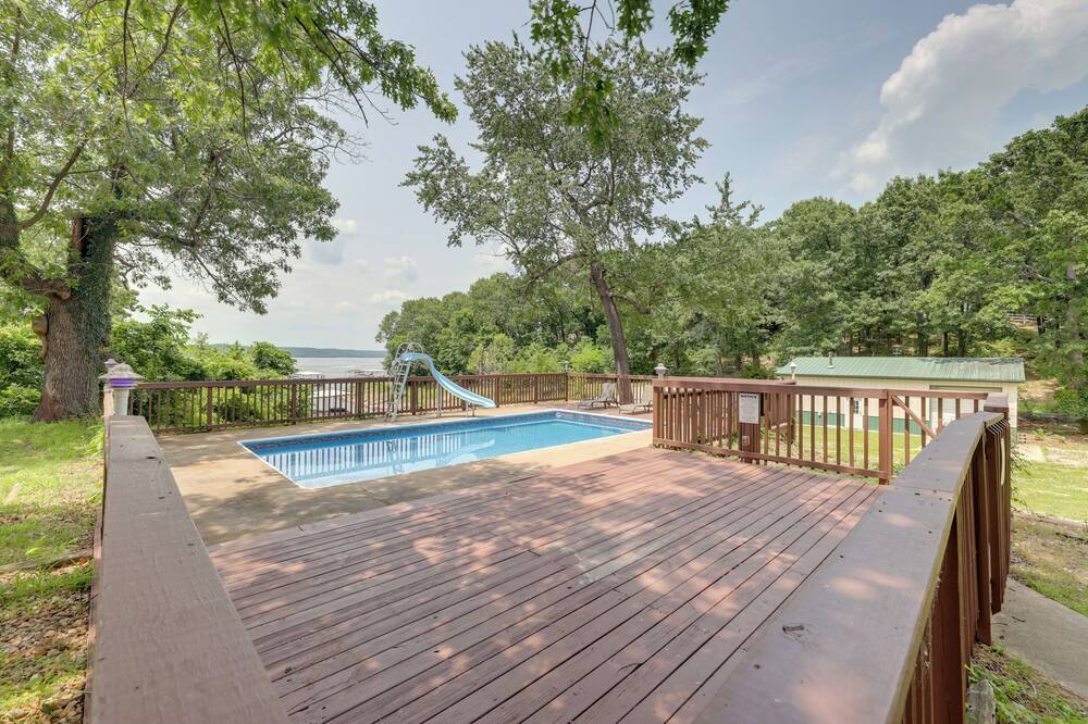 Lakefront Retreat Hot Tub, Pool & Boat Dock - Monkey Island, OK