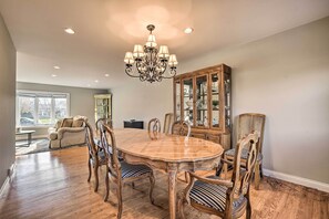 House (4 Bedrooms) | Interior