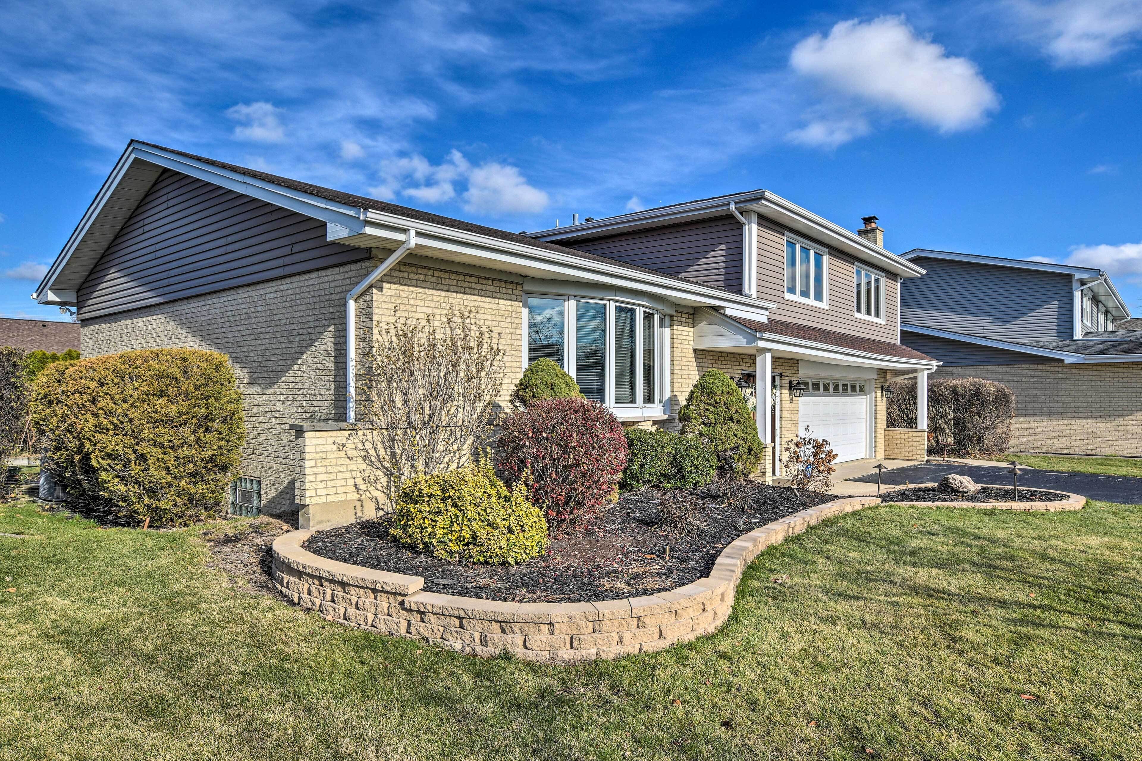 House (4 Bedrooms) | Front of property