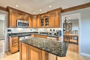 House (4 Bedrooms) | Interior - Elegant Mount Prospect Home w/ Fire Pit! (Mount Prospect)