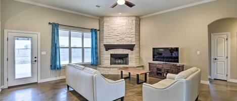 House (4 Bedrooms) | Interior