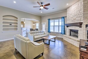 House (4 Bedrooms) | Interior