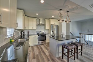 House (5 Bedrooms) | Interior