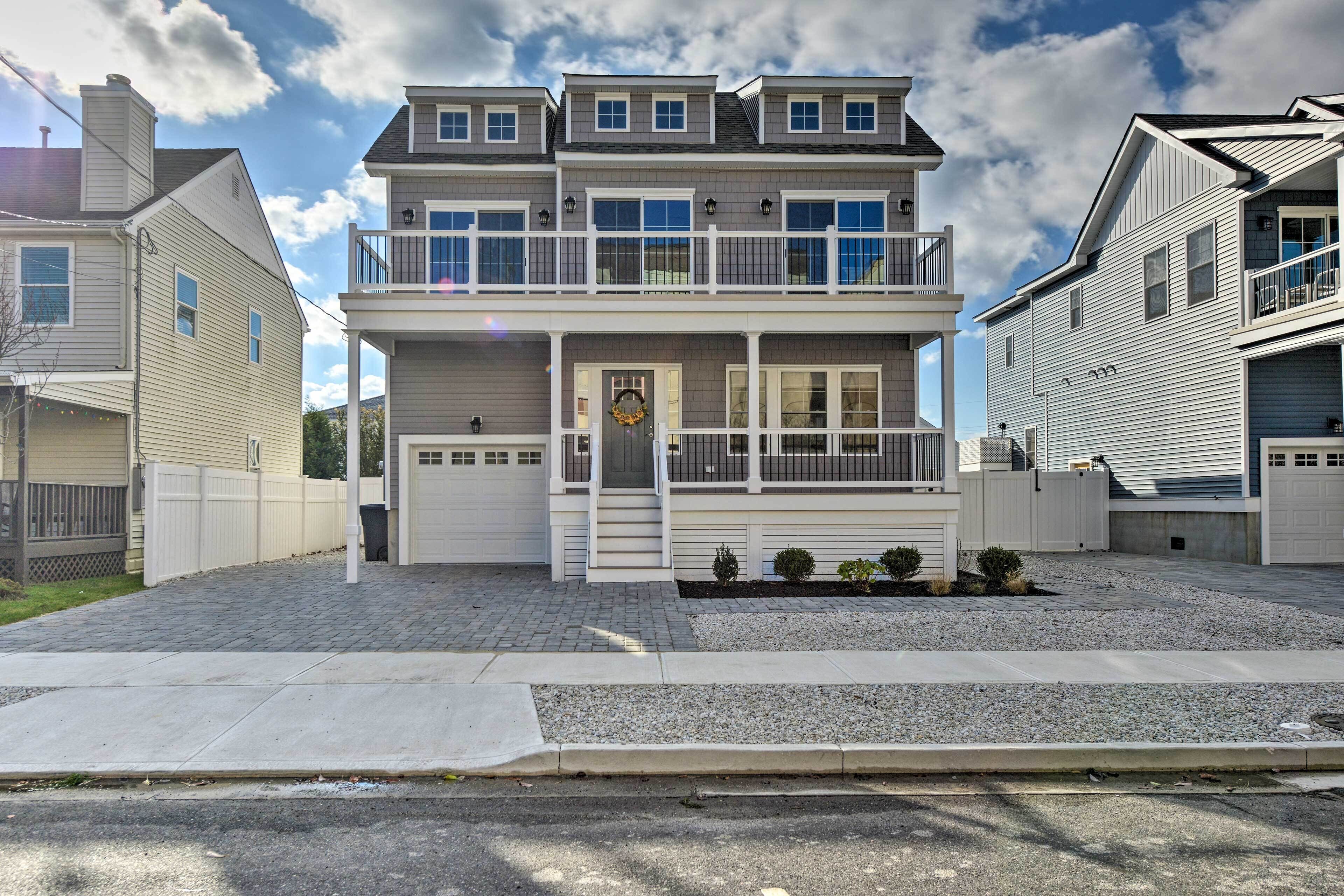 House (5 Bedrooms) | Interior