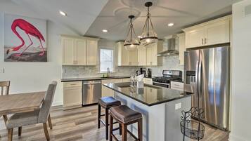 House (5 Bedrooms) | Interior