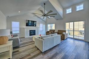 House (5 Bedrooms) | Interior