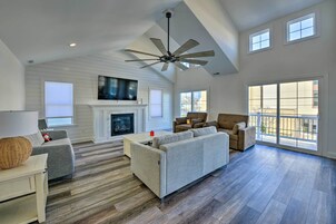 House (5 Bedrooms) | Interior