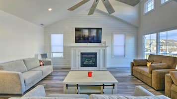 House (5 Bedrooms) | Interior