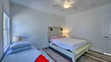 House (5 Bedrooms) | Interior