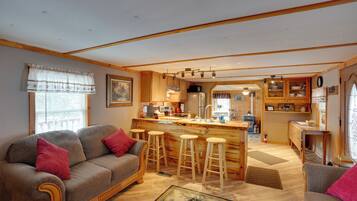 House (2 Bedrooms) | Interior