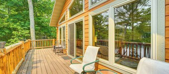 Four-season Lake Cabin w/ Canoe & Paddle Boat!