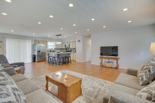 Yard + 15' Boat Slip: Waterfront Grove Getaway