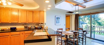 The Fusion Retreat on 4 Acres: Hike On-site!