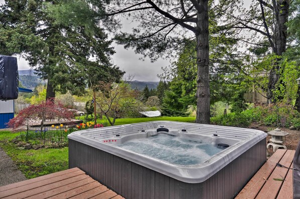 Bañera de hidromasaje al aire libre