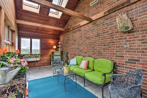 Interior - Peaceful Fayetteville Getaway - Pets Welcome! (Fayetteville)