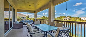 Bright Bayfront Home < 2 Mi to Hernando Beach!
